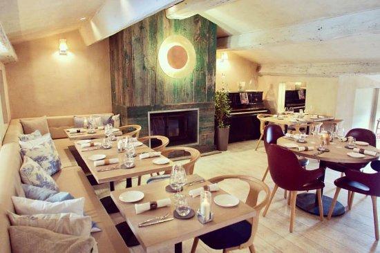 Apopino Restaurant