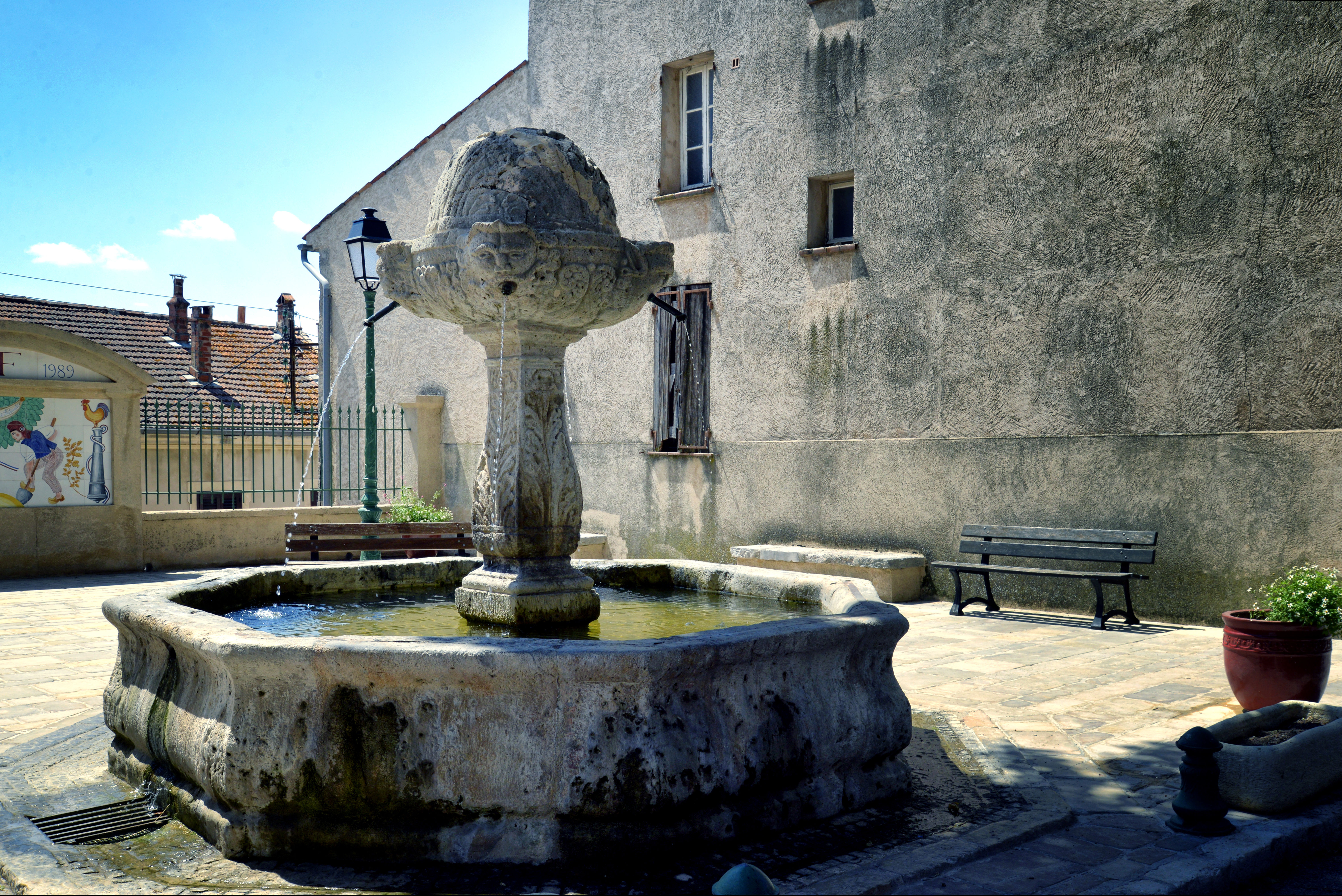fontaine de Salernes